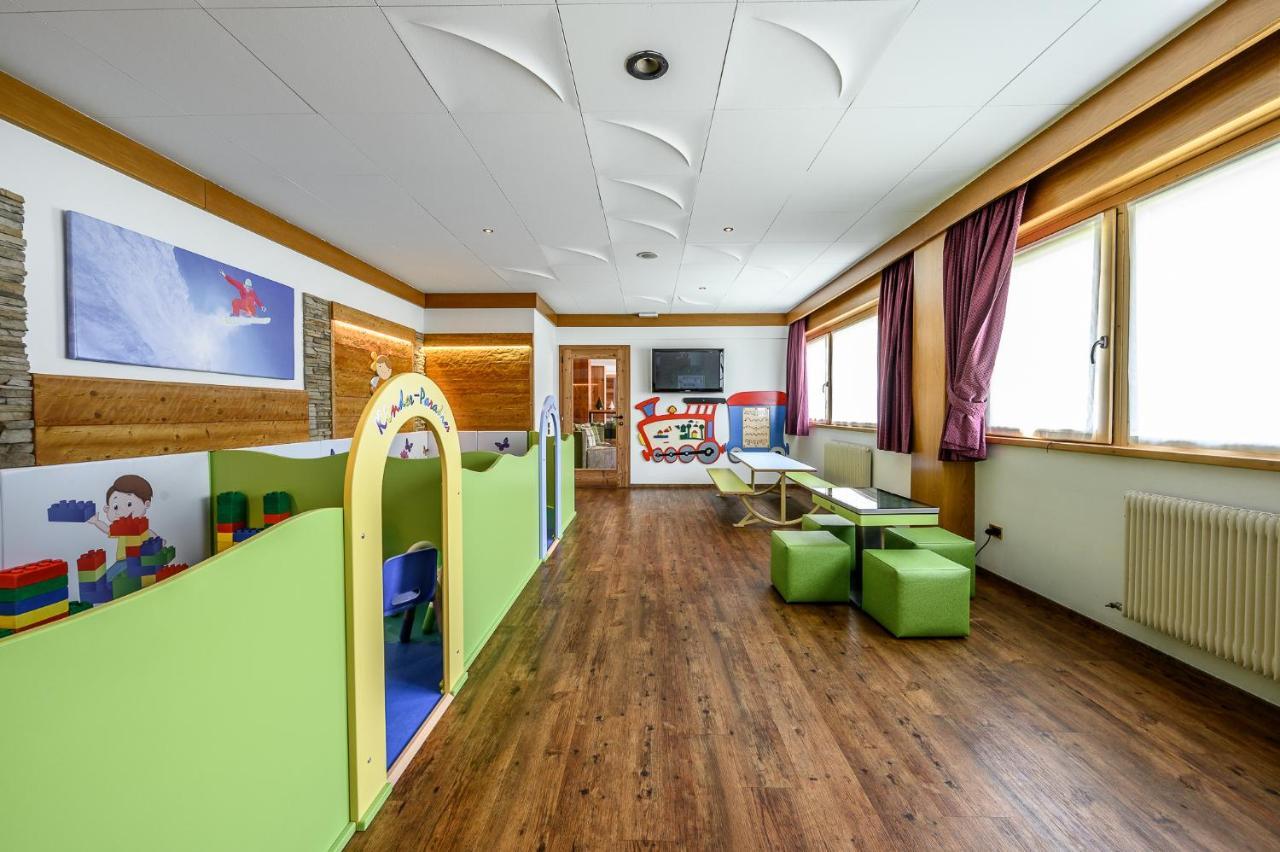 Ravelli Sporting Hotel Mezzana  Kültér fotó