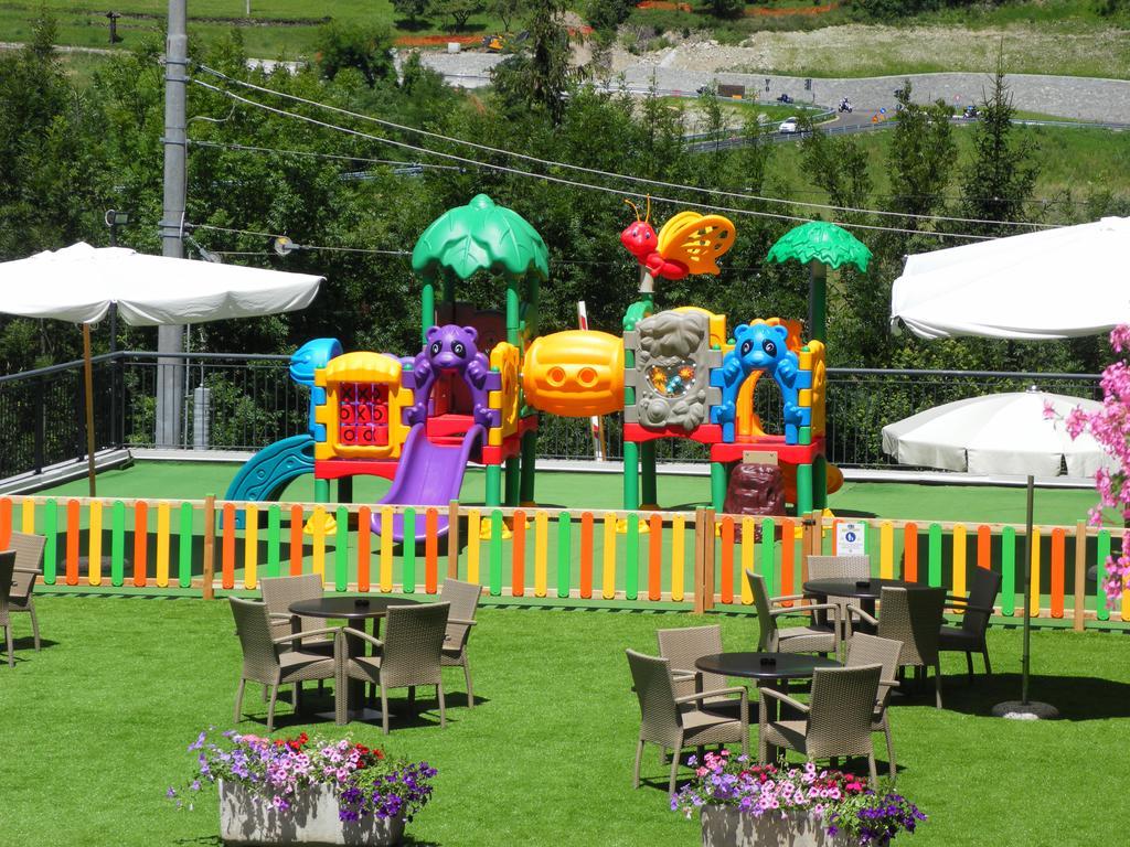 Ravelli Sporting Hotel Mezzana  Kültér fotó